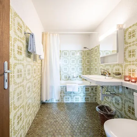Apartamento 8001 Gemuetliche 2,5-zimmer-wohnung Mit Wunderschoenem Ausblick Richtung Scuol Vulpera